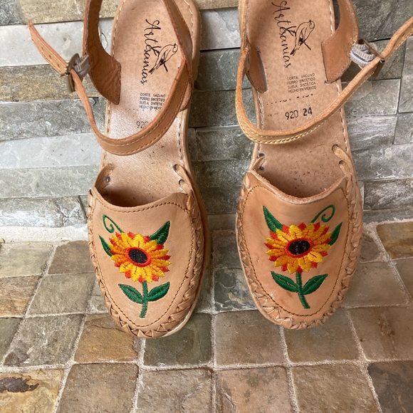 Sunflower 🌻 sandals / huraches de girasol - Picture 2 of 7